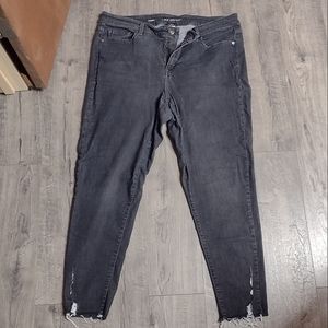 *sold*LB size 18R mid rise distressed skinny jeans